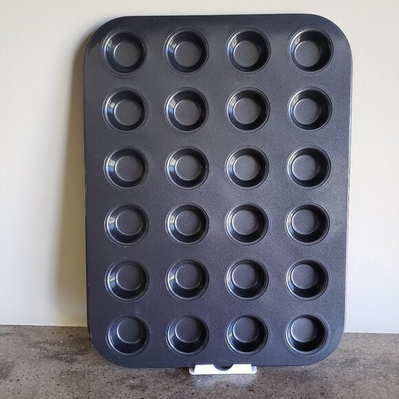 Non-stick 24 Mini-Muffin Pan (pre-owned) - Picture 1 of 2
